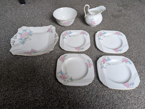Plant tuscan china cake - plant,