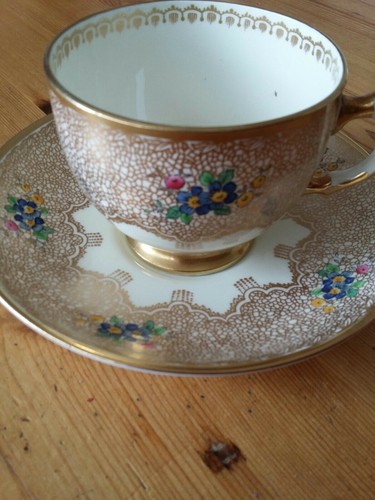 Plant tuscan vintage china
